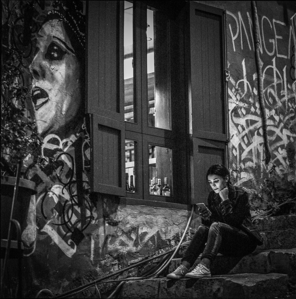 AdibMufty's tweet photo. In the love of grain and street photography…

📷 Hasselblad 500CM
🎞 Ilford HP5 EI 3200

#ilfordphoto #fridayfavourites #grainlove #streetphotography https://t.co/DcIgTc70q3