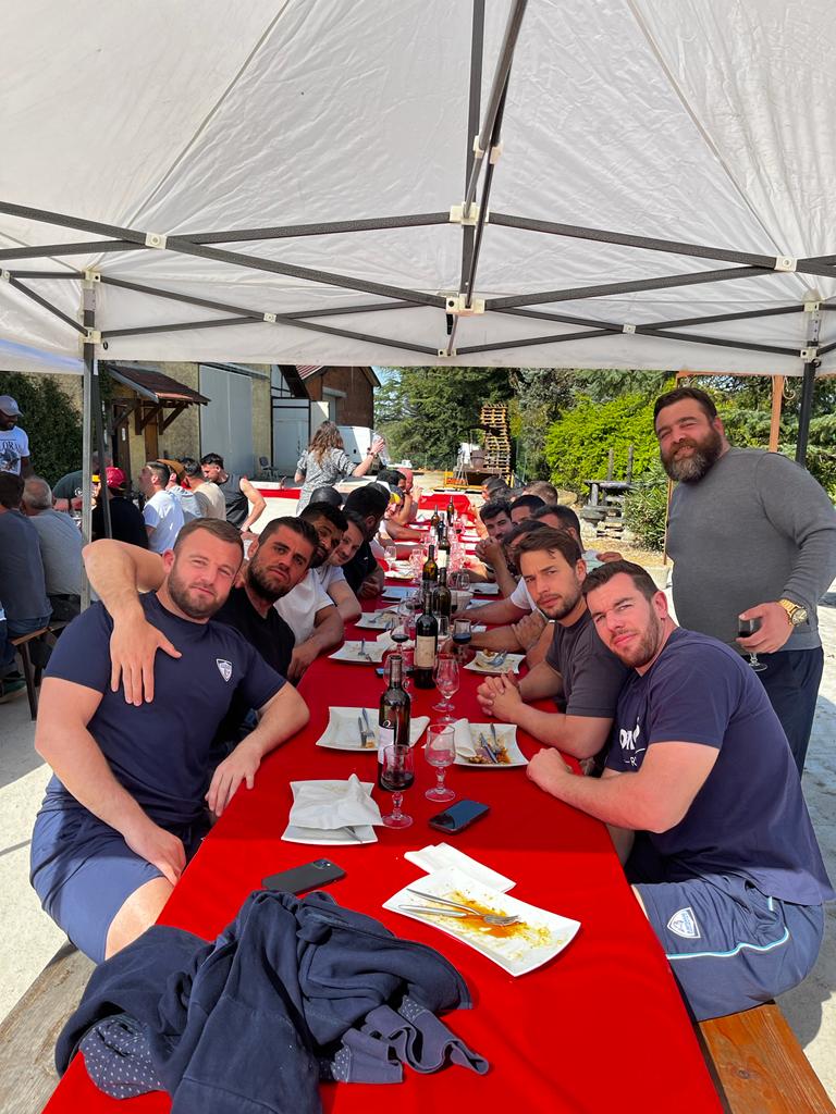 ColomiersRugby's tweet image. 😁 𝐉𝐨𝐮𝐫𝐧𝐞́𝐞 𝐝𝐚𝐧𝐬 𝐥𝐞 𝐆𝐞𝐫𝐬 𝐩𝐨𝐮𝐫 𝐧𝐨𝐬 𝐣𝐨𝐮𝐞𝐮𝐫𝐬 !

🔥 Au programme : entraînement le matin, dégustation et pétanque l'après-midi sur le @domainedebile !

#AllezColomiers 
#BleusFoncez 🔵⚪🕊