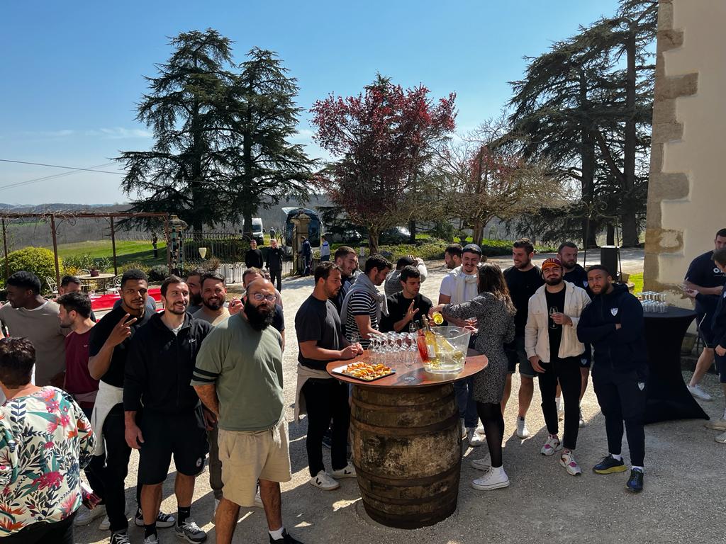 ColomiersRugby's tweet image. 😁 𝐉𝐨𝐮𝐫𝐧𝐞́𝐞 𝐝𝐚𝐧𝐬 𝐥𝐞 𝐆𝐞𝐫𝐬 𝐩𝐨𝐮𝐫 𝐧𝐨𝐬 𝐣𝐨𝐮𝐞𝐮𝐫𝐬 !

🔥 Au programme : entraînement le matin, dégustation et pétanque l'après-midi sur le @domainedebile !

#AllezColomiers 
#BleusFoncez 🔵⚪🕊