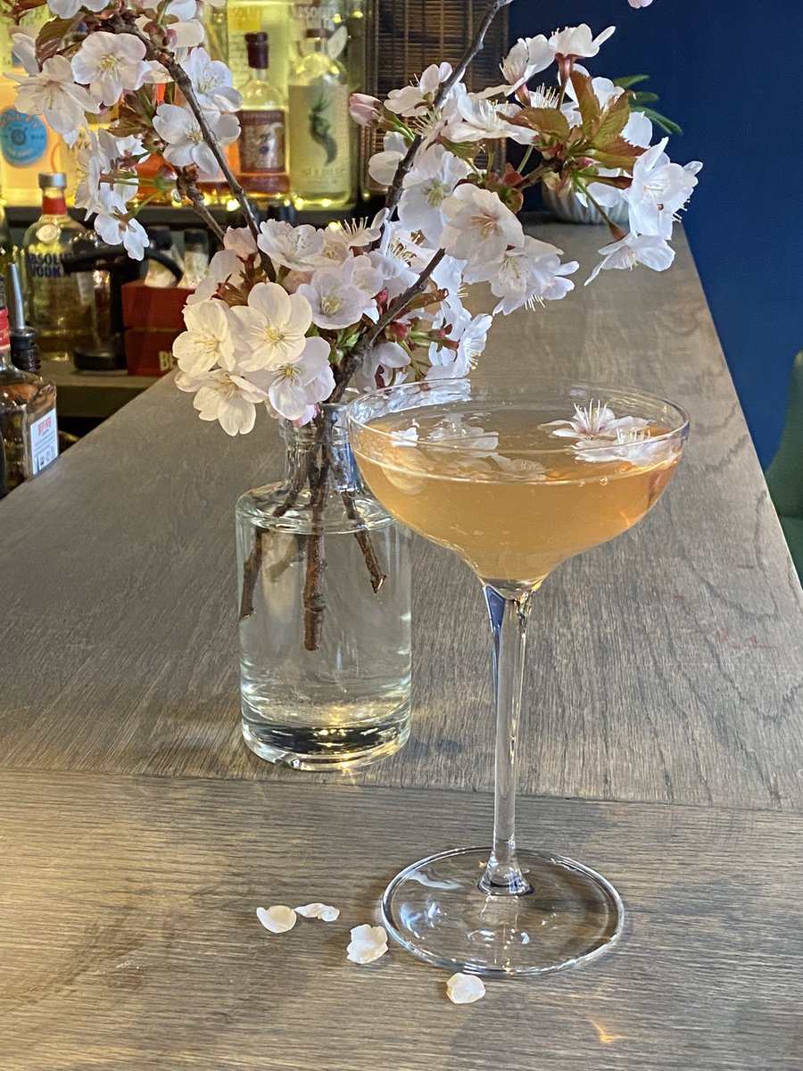 BrickfieldsBar's tweet photo. Spring is finally here hurrah! Hereโs The Sakura, made with Roku Japanese craft gin, plum Umeshu, fresh ziggy lemon and sweet cherry bitters make for delicious delicately floral cocktail perfect for these sunnier days ๐#brickfieldsbar #rokugin #ilovese4 #brockley #Se4 https://t.co/1qKRhN7fKO
