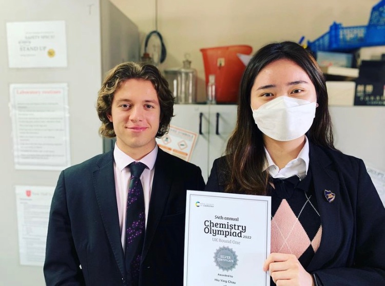 Congratulations 🎉 to our Chemistry Olympiad cohort. The paper was a particularly challenging one, but our Year 12 students showed resilience and tenacity achieve two silver certificates🥈and 4 bronze certificates 🥉. Well done to all who challenged themselves by taking part!
