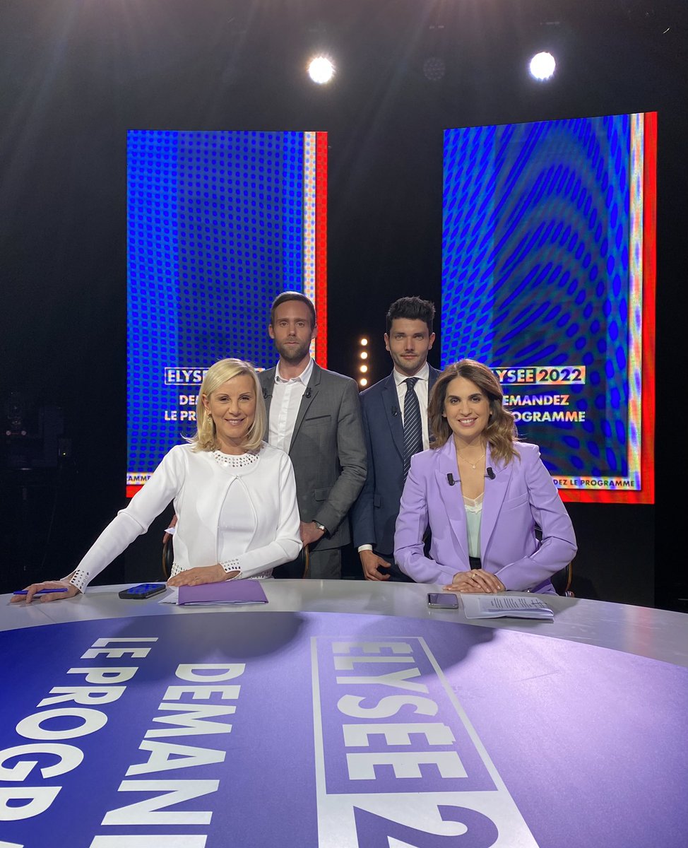 CNEWSLesOFF's tweet photo. 🔴SOIRÉE SPÉCIALE @CNEWS🔴
#Coulisse #AvantLeDirect
@LaurenceFerrari @SoMabrouk
@YOANNUSAI & @Florian_Tardif
ÉLYSÉE 2022 : #DEMANDEZLEPROGRAMME
Invitée : @MLP_officiel, candidate @RNational_off
#Presidentielle2022
#Elections2022 #Direct
🗓 À partir de 20H50 #CNEWS https://t.co/80L3F7SNYd