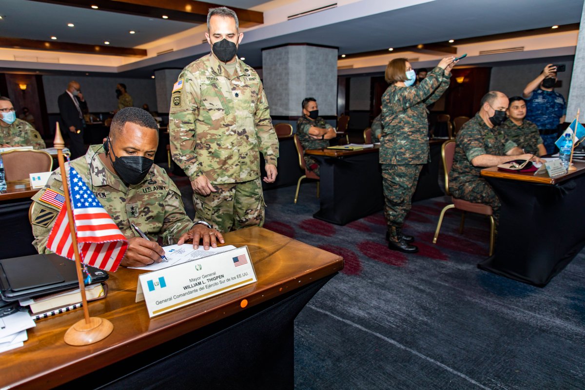 ARMYSOUTH's tweet photo. The @ARSOUTH commander, Maj. Gen. William L. Thigpen, and #GuatemalanArmy Chief of Defense, Gen. Walfre Omar Carranza España, worked to strengthen relationships between the @USArmy and @Ejercito_GT during the #CENTAMWorkingGroup Meeting of Principles in Guatemala City, March 22. https://t.co/EhYQLVOhxP