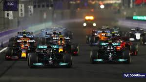 Kiwi21D's tweet photo. este domingo vamos a jugar una carrera larga de f1, quien se quiera animar que me lo diga https://t.co/L3PLjhRsCq