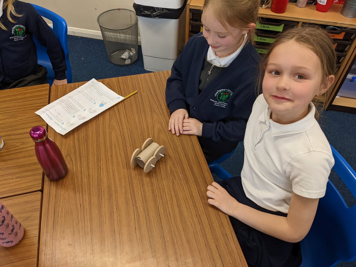 SpringCottagePS's tweet image. The children in #SpringCottage3T and #SpringCottage3H enjoyed making balloon powered cars as part of the STEM fortnight activities this afternoon. #SpringCottageScience