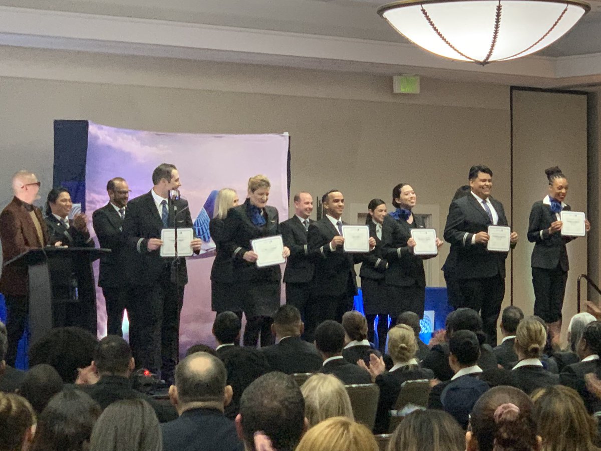 RecruitedByDW's tweet photo. Welcome to the friendly skies ✈️ United Airlines Flight Attendant Class 2204! Continue the legacy of Connecting People, Uniting the World! #UnitedAirlines #United #FlightAttendant https://t.co/HaWytlInyw