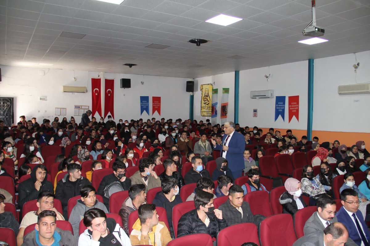 ozgurcoban01's tweet photo. @tugvakozan İlçe temsilciliği olarak gerçekleştirdiğimiz "Moral, Başarı ve Motivasyon"
Semineri ile Gençliğin tozunu alan @mbakiozturk hocamıza teşekkürler.

#KozanTugvaGençliği
#KozanTugvaİlçeTemsilciliği https://t.co/ZSLyym9vnT