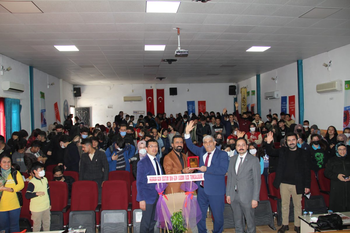 ozgurcoban01's tweet photo. @tugvakozan İlçe temsilciliği olarak gerçekleştirdiğimiz "Moral, Başarı ve Motivasyon"
Semineri ile Gençliğin tozunu alan @mbakiozturk hocamıza teşekkürler.

#KozanTugvaGençliği
#KozanTugvaİlçeTemsilciliği https://t.co/ZSLyym9vnT