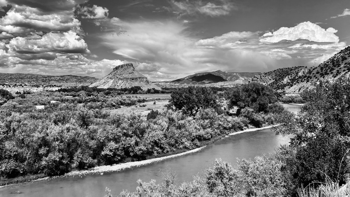 ajpics's tweet photo. @jjays_captions Abiquiu, New Mexico https://t.co/EHHEoWhPGv