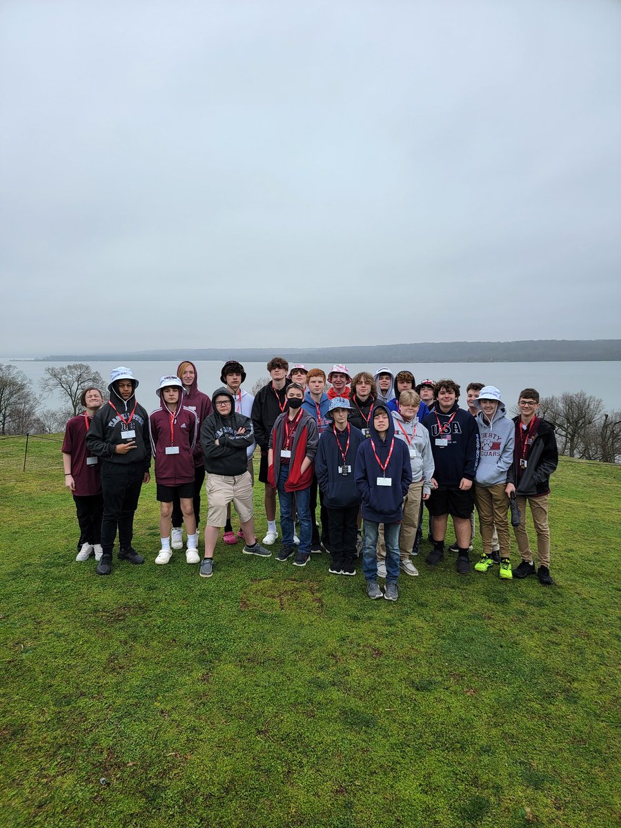 dclarkncs's tweet photo. Finished touring on the DC Trip! What a wonderful group of students these young adults have been! Here are the highlights of Mt Vernon! #ncsdc22 @Newark_Schools @LibertyJaguars https://t.co/IgZ2B4o8kt