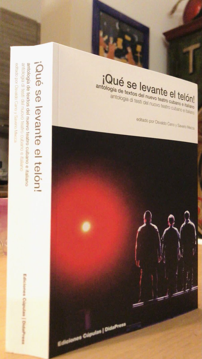 fatproyecto's tweet photo. Felices de anunciar que el libro "Que se levante el telón. Antología de textos del nuevo teatro italiano y cubano", fruto también de nuestro proyecto de colaboración, ya es una realidad! 
Próximamente anunciaremos su presentación en La Habana. 
¡Que de levante el telón! ♥️ https://t.co/CKDDsCD62B