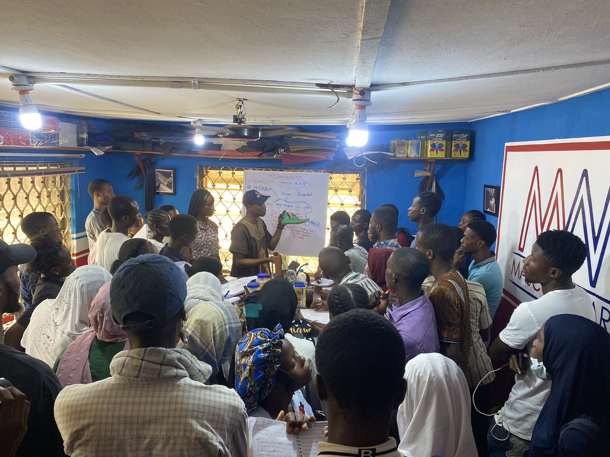 theanuadeboye's tweet photo. The free 3weeks #empowerladokites on shoe and belt making has come to an end. The students were exposed to rudiment and rigorous practical trainings. I commend all students for seizing the opportunity to learn the skill and their facilitator @mascotwears 
#lautechsug #TeamARISE https://t.co/oqQkZuHwBL