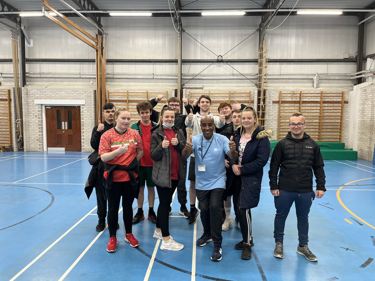 pe_stchris's tweet photo. Great end to the morning working with @neildanns our Athlete Mentor from @YouthSportTrust brilliant session all my @SportsLeaders enjoyed the interaction with all phases slowly getting back to normal looking forward to seeing this programme flourish thank you Neil. https://t.co/VjuNn6xhKg