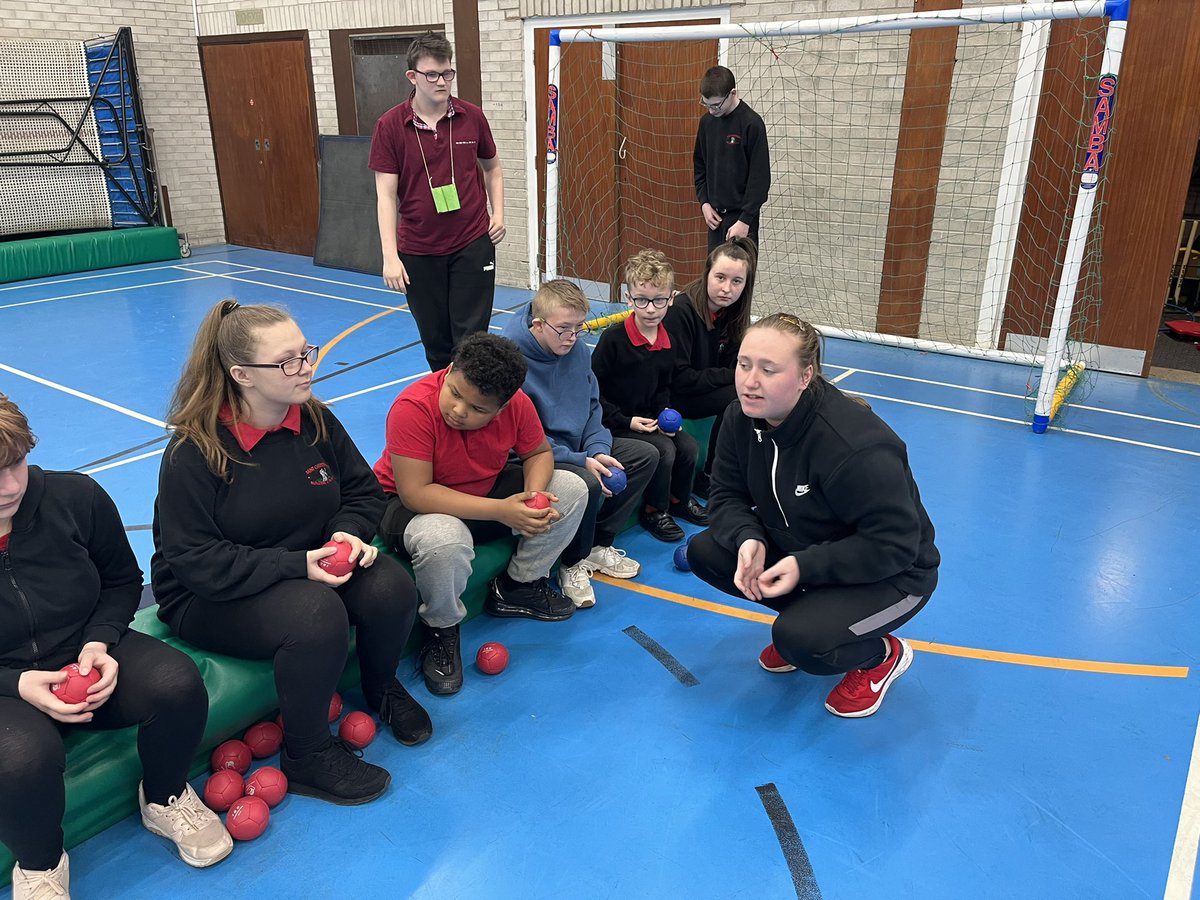 pe_stchris's tweet photo. Great end to the morning working with @neildanns our Athlete Mentor from @YouthSportTrust brilliant session all my @SportsLeaders enjoyed the interaction with all phases slowly getting back to normal looking forward to seeing this programme flourish thank you Neil. https://t.co/VjuNn6xhKg