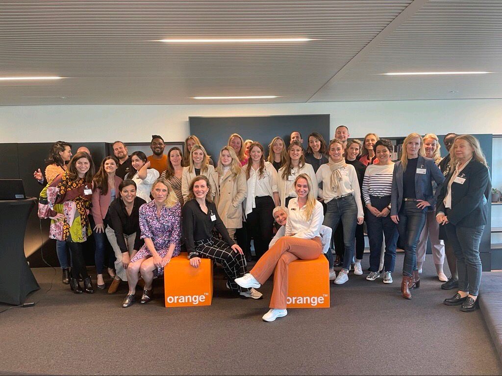 Elizabethboyesy's tweet photo. Really enjoyed spending time with our global and regional marketing teams in Belgium yesterday and today. Got to experience the Cyber Experience Centre and a highlight was the speed dating PR and Comms session! #OrangeCyberLife #CyberSecurity #marketing #beer https://t.co/1zs6PkIxwb