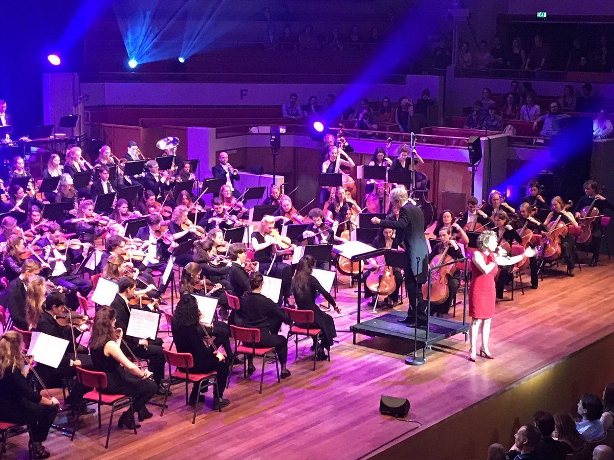 Feest hier in ⁦<a href="/TiVre_Utrecht/">TivoliVredenburg</a>⁩ : #brigittekaandorp met ⁦<a href="/USConcert/">USConcert</a>⁩ van ⁦<a href="/UniUtrecht/">Utrecht University</a>⁩ HEERLIJk!