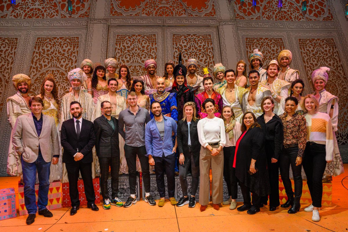 GunayUslu's tweet photo. Wat een belevenis is de musical Aladdin @MusicalsNL. Na afloop sprak ik met de cast en crew. Acteur Stanley Burleson (geweldig in zijn rol van de geest): ‘Zo fijn om al die blije gezichten weer te zien in het publiek! De lockdowns waren lastig, vooral voor mijn jonge collega’s.' https://t.co/thuTnGb0H8