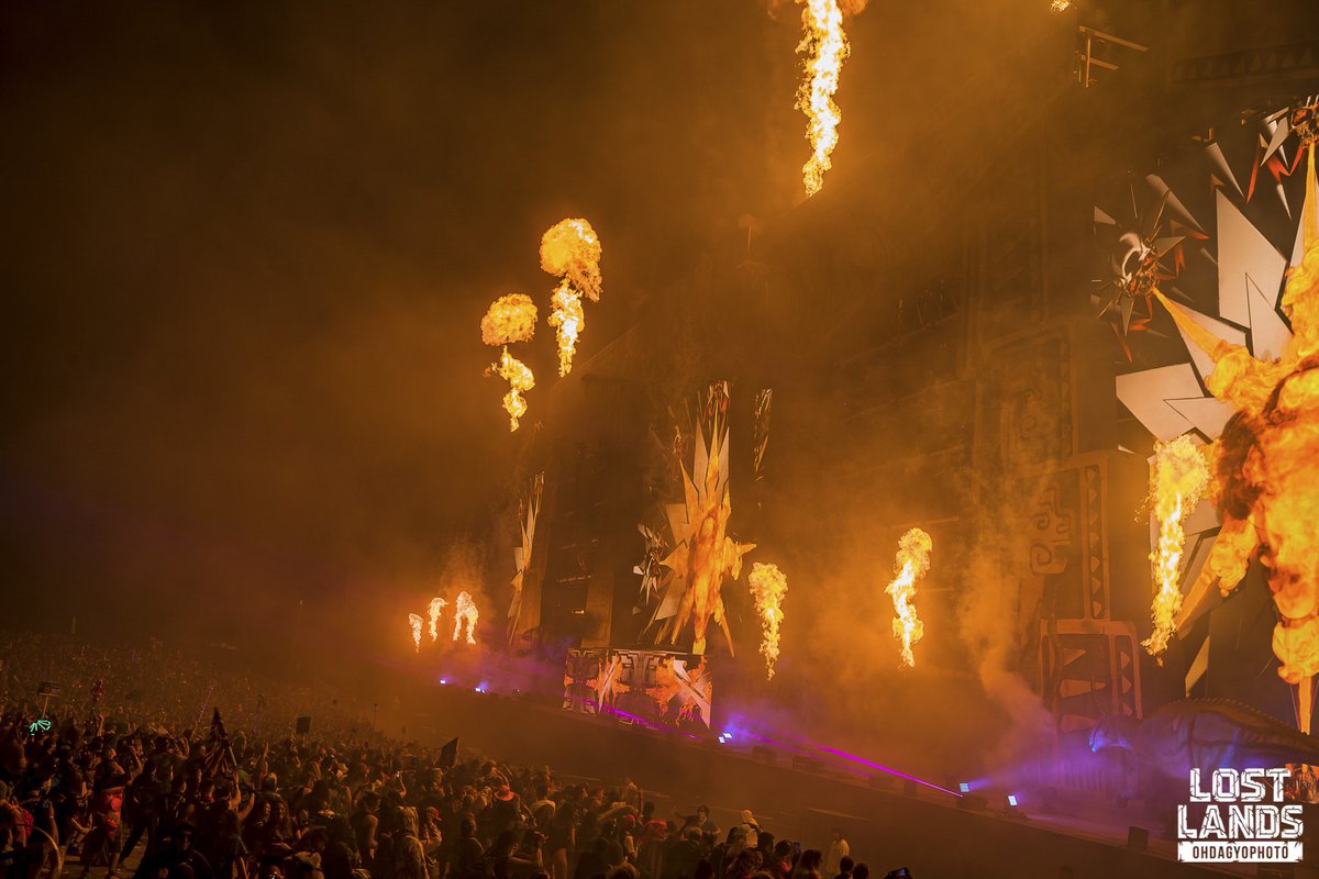 lost_lands's tweet photo. Big stage = big 🔥! https://t.co/JUZMuwohos