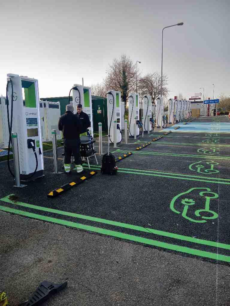 🚧🚧🚧

So <a href="/motoway/">Moto Hospitality</a> Exeter Services are extremely close to opening up the next @ElecHighway EV Hub.

(Photo from <a href="/zap_map/">Zapmap</a>)