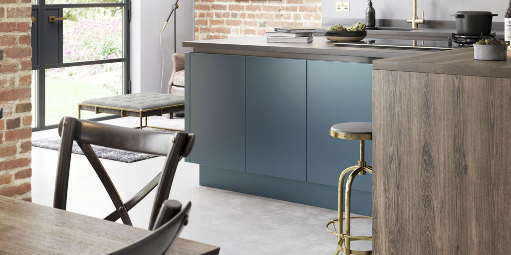 UnitsOnline's tweet image. unitsonline.co.uk/true-handleles… - View our selection of German inspired true handleless kitchens, including the fabulous Zola shown here.  These kitchens feature a unique hidden rail giving the ultimate slimline modern look. 
#kitchens #truehandleless #unitsonline