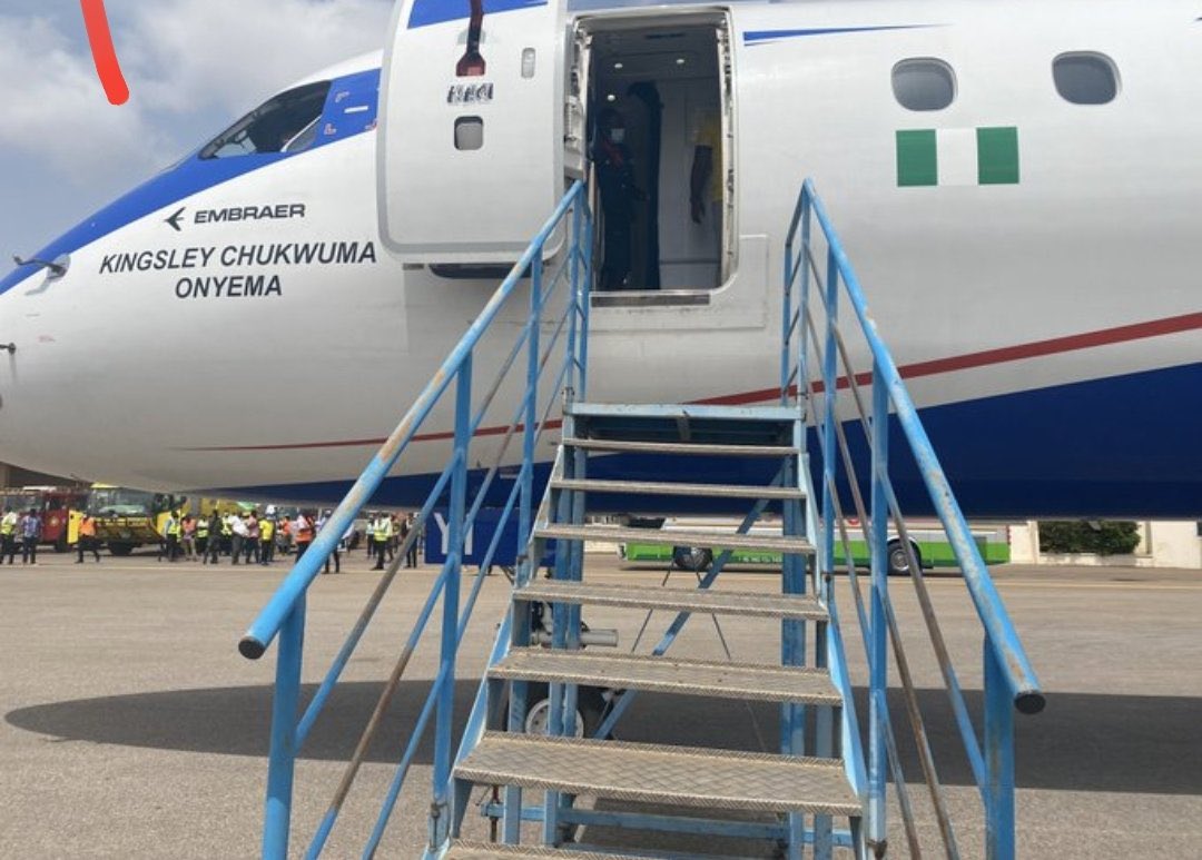EricNjiiru's tweet photo. This is what Ghanaians did to Nigeria Super Eagles 🤣🤣🤣🤣. If Nigeria lose on Friday Ghana should carry their own runway going to 🇳🇬 for the return leg.
#GhanaVsNaija #GHANIG #WCQ https://t.co/RymHP4wo1o