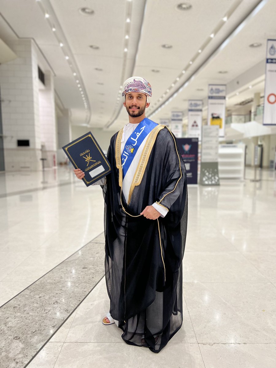 mk_9x's tweet photo. 🖤🎓 https://t.co/R6e1RUsUQv