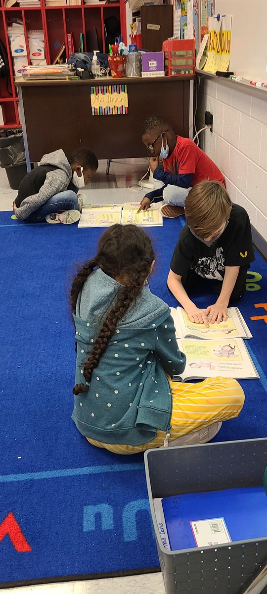 NorthDriveES's tweet image. Reading with My Buddy!😊📚 #collaboration #TEAMworkmakestheDREAMwork #Room203