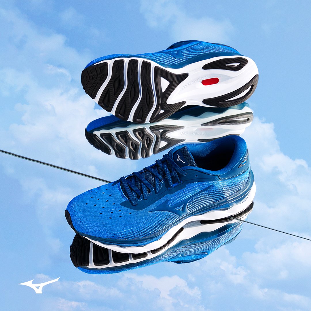 MizunoRunUSA's tweet photo. Look to the Wave Sky 5 for a light weight yet responsive ride. The high energy return is thanks to the MIZUNO ENERZY CORE, our most responsive material yet.
Have you tried the Wave Sky 5 yet?
#wavesky #mizunowavesky #mizunorunning #mizuno #wavesky5 https://t.co/6YH9Y4GlZV