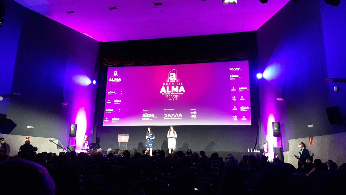 A punto de comenzar mi primera entrega de los #premiosAlma, ¡qué emoción!