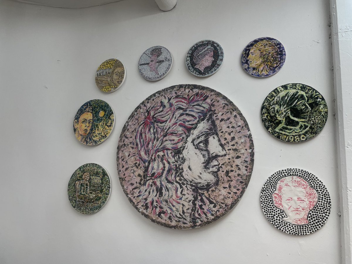 LisaRoznerTV's tweet photo. At 5p @CBSNewYork : Artist @JennaLash is “on the money” when it comes to painting women appearing on currency.  We are talking about history being made: female faces appearing on the American quarter!  #WomensHistoryMonth @CBSNews @usmint @USTreasury https://t.co/J361pTvHD3