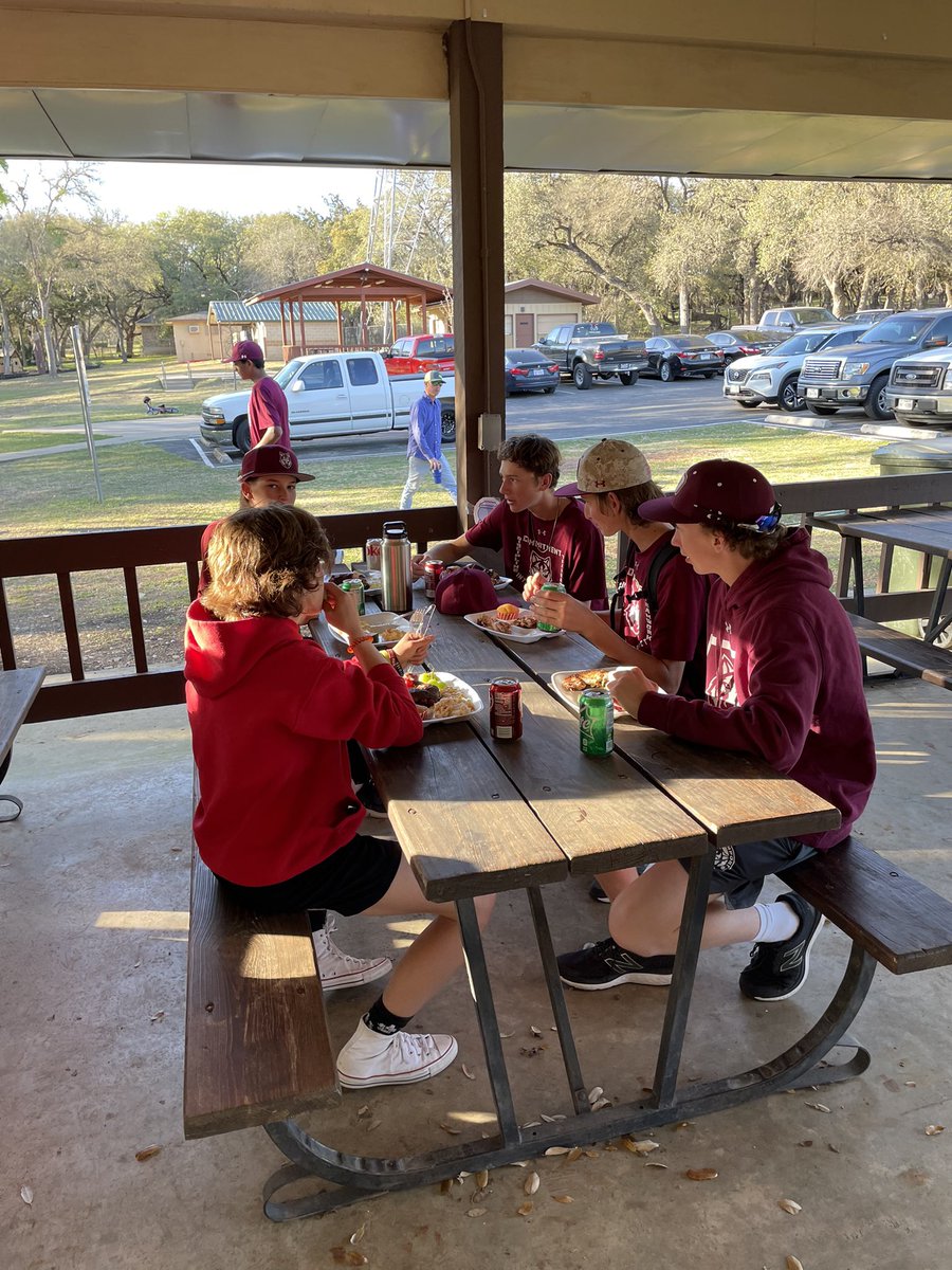 BsblDavenport's tweet photo. Another great team dinner this evening!  Thank you to the Lock, Harris, Eichmann, Rust-Aguan, Nash, Harris, Mimie Harper, and Harper families for hosting the event tonight! #earnhistory #CDIRT #BTP
@CoachKinnan @ReddingWeston @Coach_Fish76 @DavenportWolves https://t.co/rSqpBArYwI