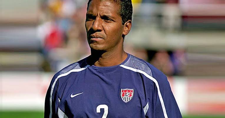 Carlos Llamosa:

“Ir a jugar al Azteca, un Estadio lleno, uno de los grandes estadios del mundo, jugar allá contra la Selección de México, un partido de Eliminatoria (Mundialista); es algo que para un futbolista va a quedar grabado siempre en su memoria".
