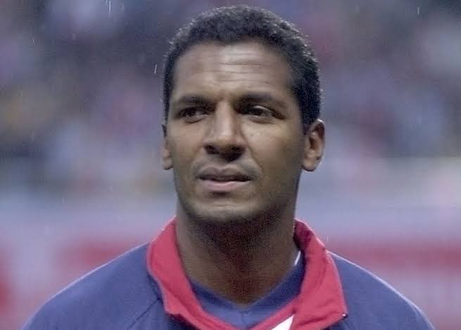 Carlos Llamosa:

Tuve la oportunidad de jugar allí (Estadio Azteca) y si se vive mucha tensión, nervios, los momentos antes, los días antes del partido, pero cuando ya entras al terreno de juego, es a jugar al futbol y ya, se olvida lo demás".