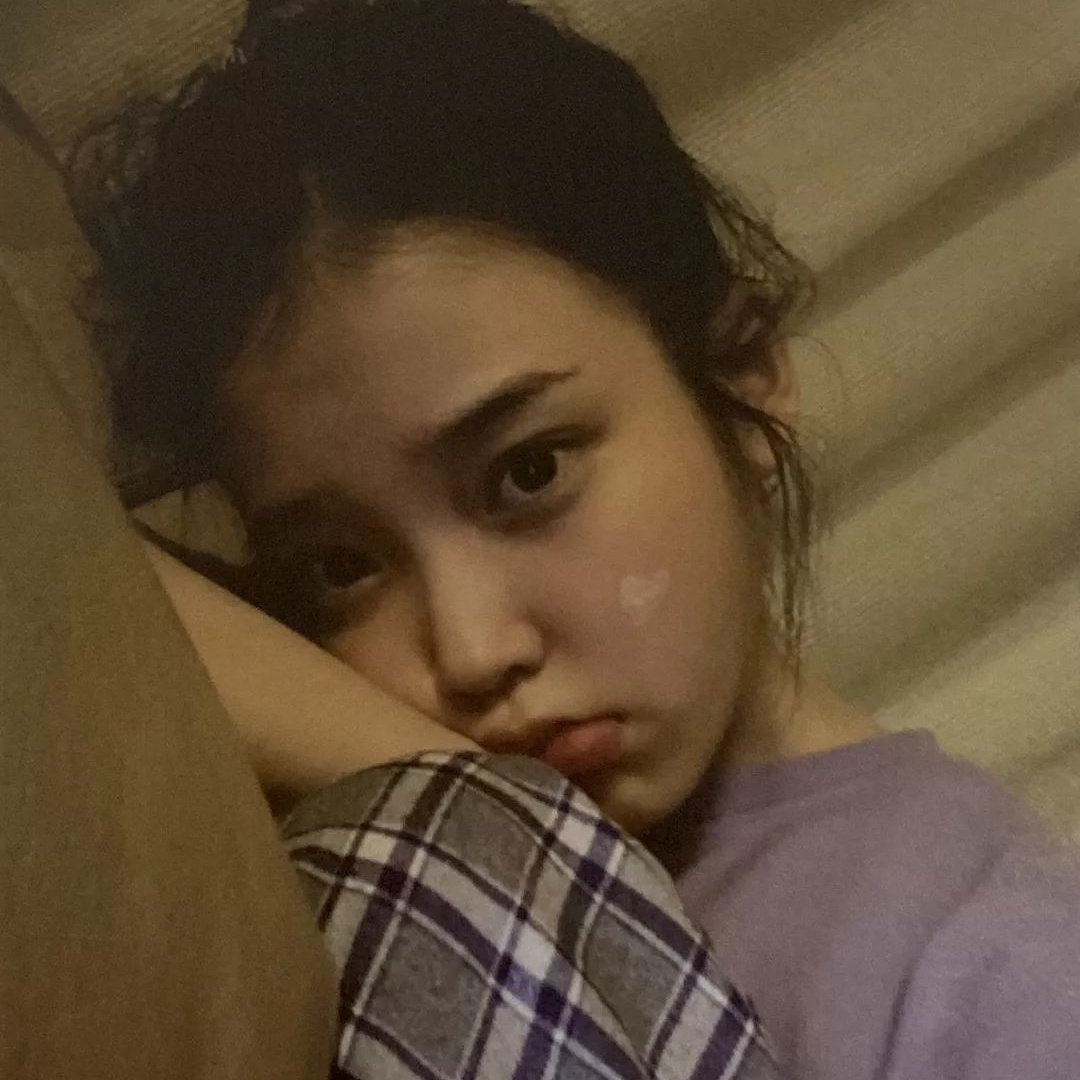 아이유 tweet media