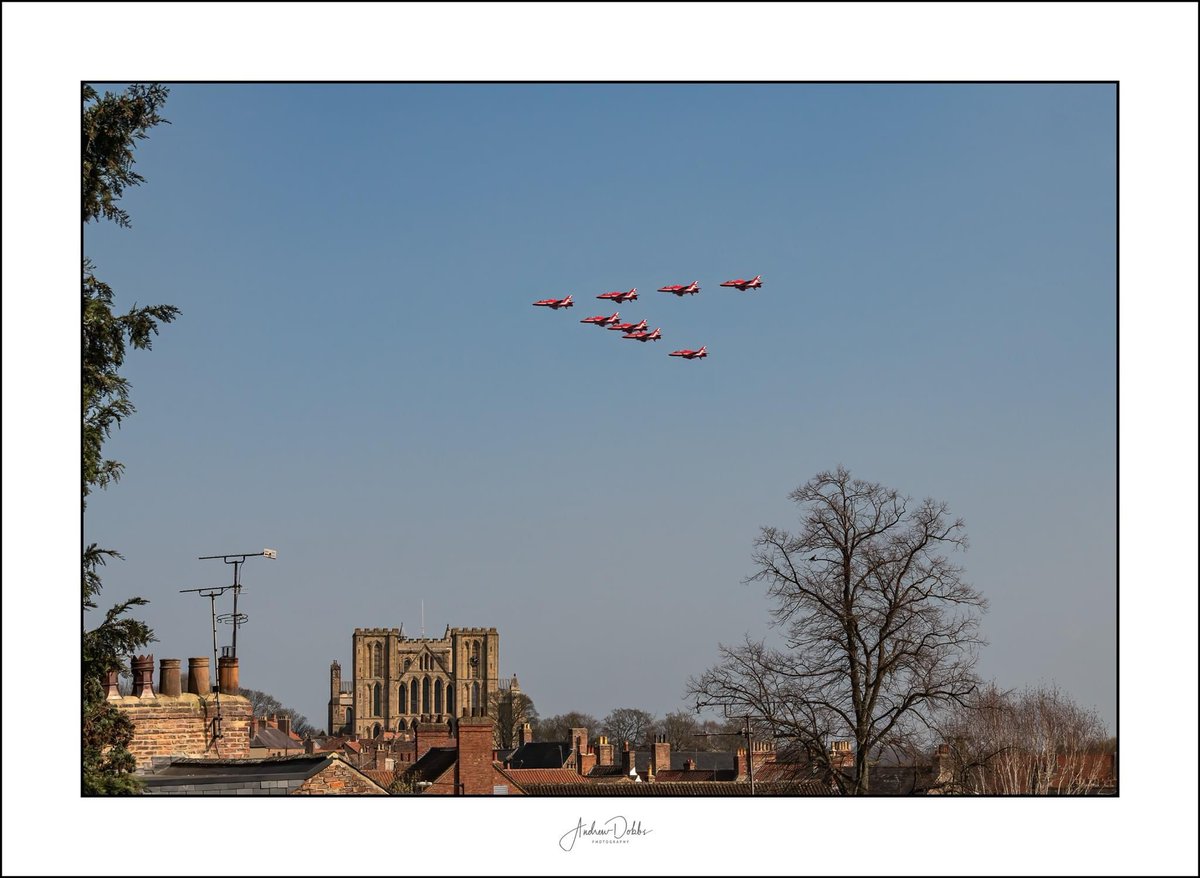 AndyDobbs4's tweet photo. Great to see @rafredarrows over Ripon today. Why only eight aircraft? https://t.co/0GrYpu0HEQ