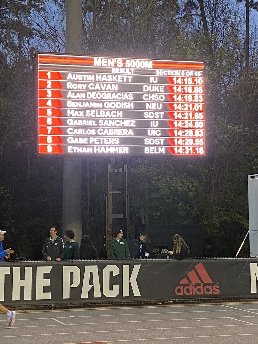 CoachAshLucas's tweet photo. 🚨 SCHOOL RECORD ALERT 🚨
Carlos gets his 4th @UIC_XCTF school record breaking the outdoor 5k by 7 seconds! #ItsUIC https://t.co/uRzGpFNX9i