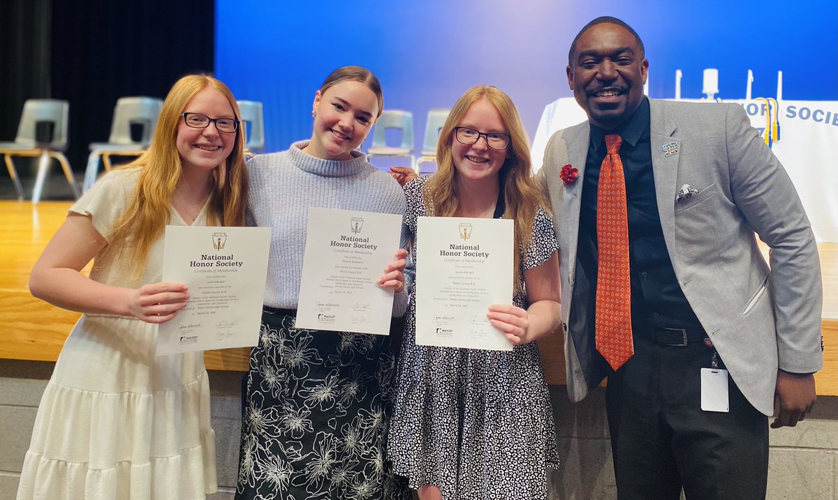 PCHSprincipals's tweet photo. 2022 National Honor Society Inductees. Congratulations, job well done! @PlatteCountyR3 @barryschool @JayWHarris @PCHSHalls @PrincipalsPCMS https://t.co/ZJgoL3MJmL