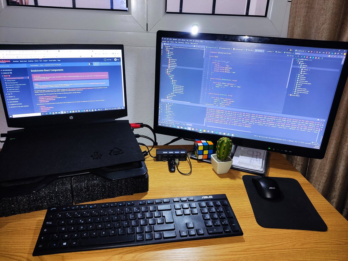 DevYosri's tweet photo. Looks like I'll be working remotely a little longer, time to improve the desk setup 👌🧑💻.
#HomeSweetHome
#remotework
#coding #Laravel #reactjs #devextreme https://t.co/z0abldirI9