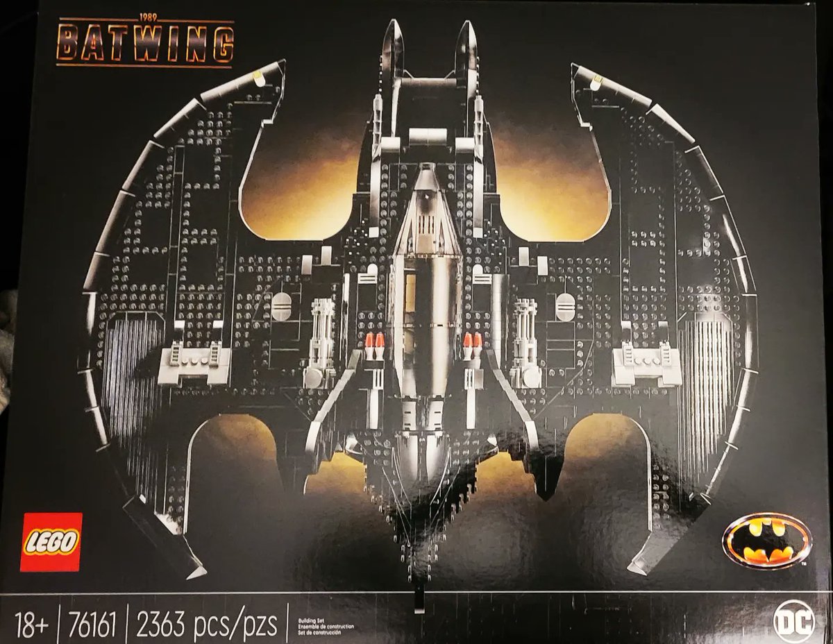 1613Rdg's tweet photo. Also, I finally got the #LEGO Batwing! I can't wait to put this beauty together. And don't worry, they'll be pics once complete. But you'll have to give me alittle more time(it is 1000 more pieces)😅😅 #letsgo #Batman #aspiring  #legomasterbuilder https://t.co/1rvrvXEBFK