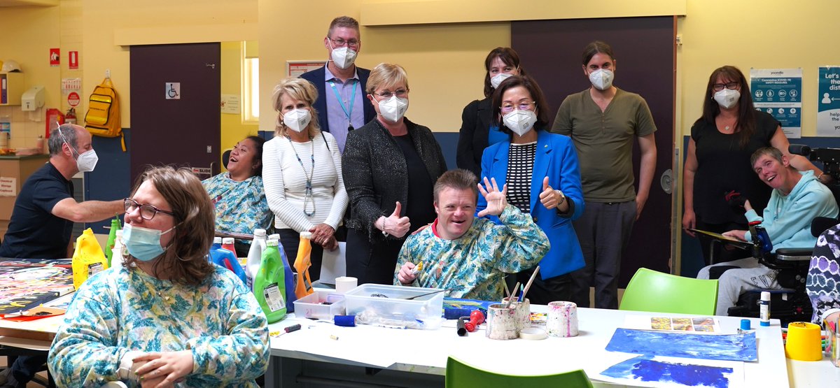 yooralla_'s tweet photo. Wonderful to welcome Senator the Hon @lindareynoldswa - Minister for the #NDIS and @GladysLiuMP to our Box Hill Community Hubs this week. The Minister joined in on art class and heard about other highlights of our clients' week, before a bit of selfie action with Ed! https://t.co/o2LXBrB2AR