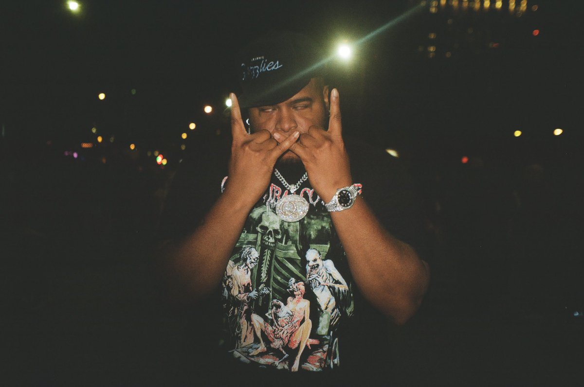 OmarJmoose's tweet photo. King of Crunk @dukedeuce901 after @RollingLoud x SXSW Day 1 https://t.co/POcBTlcUko