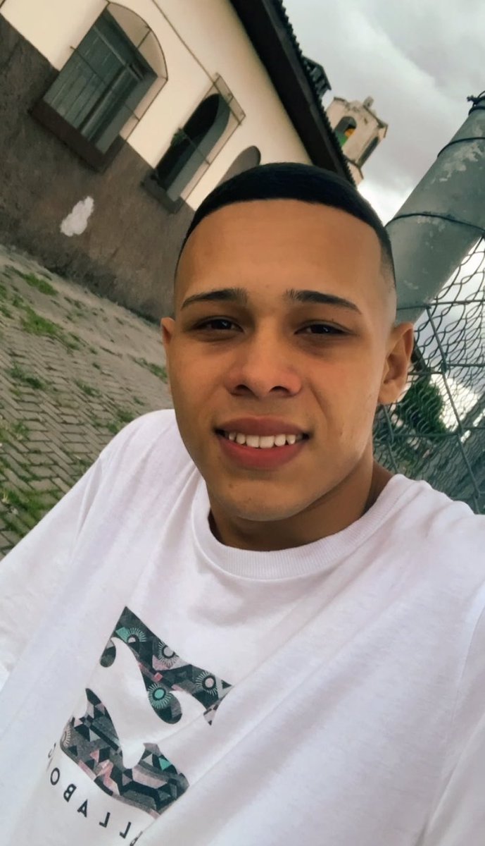 leonansantos_9's tweet photo. 🏌🏽‍♂️🎾 https://t.co/7pmVxd9BFY
