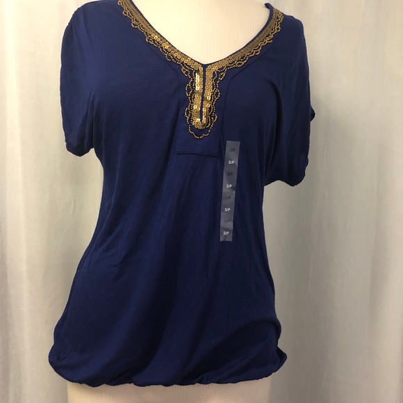 justsodaisy's tweet photo. So good I had to share! Check out all the items I'm loving on @Poshmarkapp from @BudAngisPlace #poshmark #fashion #style #shopmycloset #izod #cautiontothewind #studiowest: https://t.co/T7O9k25xaH https://t.co/dUHotyzcTl