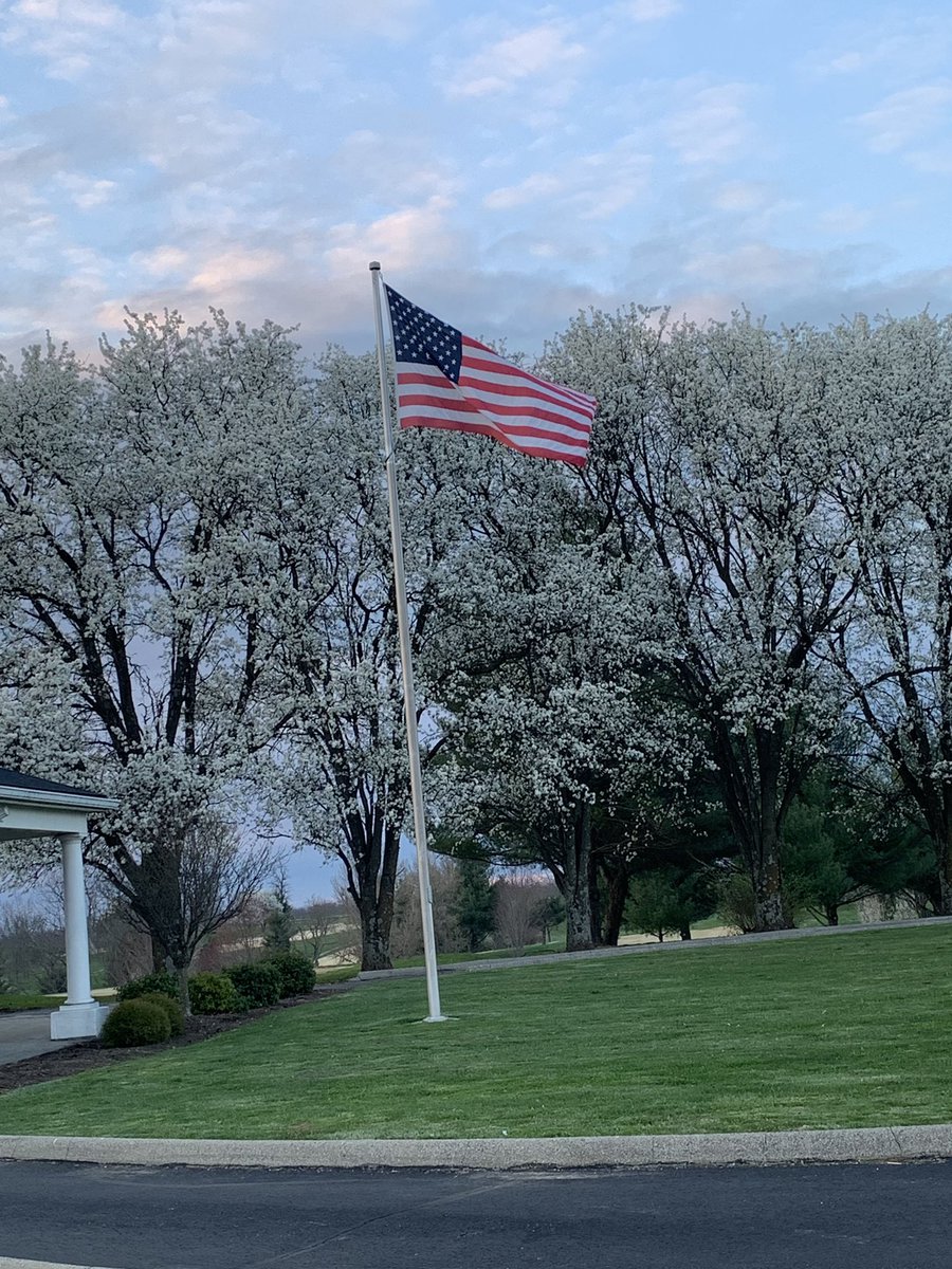 BLacefield's tweet photo. Beautiful Spring Evening at the Woodford Club here in Versailles……
Saw a lot of Kentucky since starting in Paducah.
‘Merica 🇺🇸
#JackJouettTavern
#CollegeTalks
#Decisions https://t.co/6LYBX2p5pw