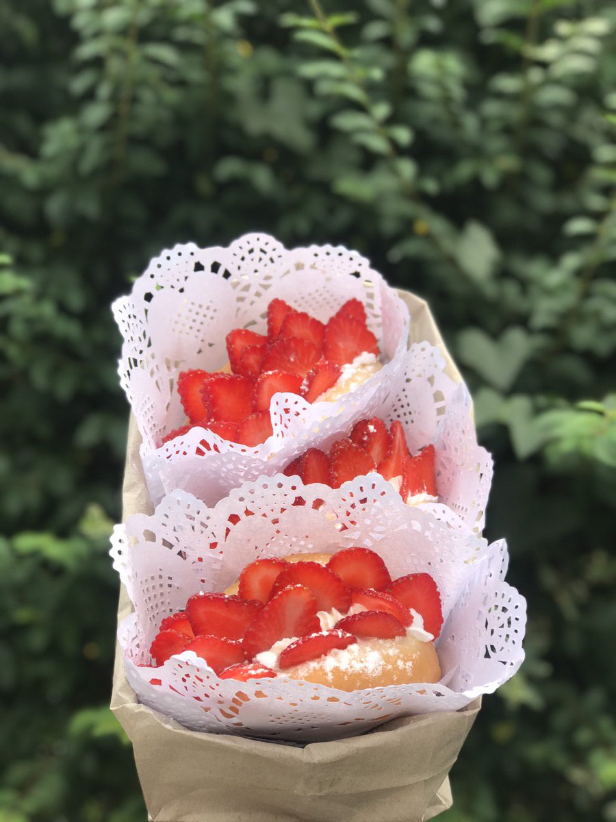 itsmeBADJ's tweet photo. Strawberry Donut Sandwich
see you sa Session road in bloom!
โค๏ธโค๏ธโค๏ธ #BaguioCity #sessionroadinbloom #panagbenga2022 #lebloommobilecafe https://t.co/KRs49tWwUs