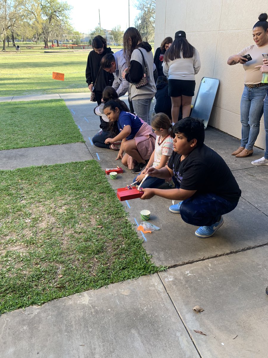 netardus's tweet photo. PFE Science Spectacular Night! Students making slime, catapulting marshmallows, stacking cups and making mirror magic! Fun times! @HumbleISD_PFE #gameonforlearning https://t.co/gGpqSkDJz5