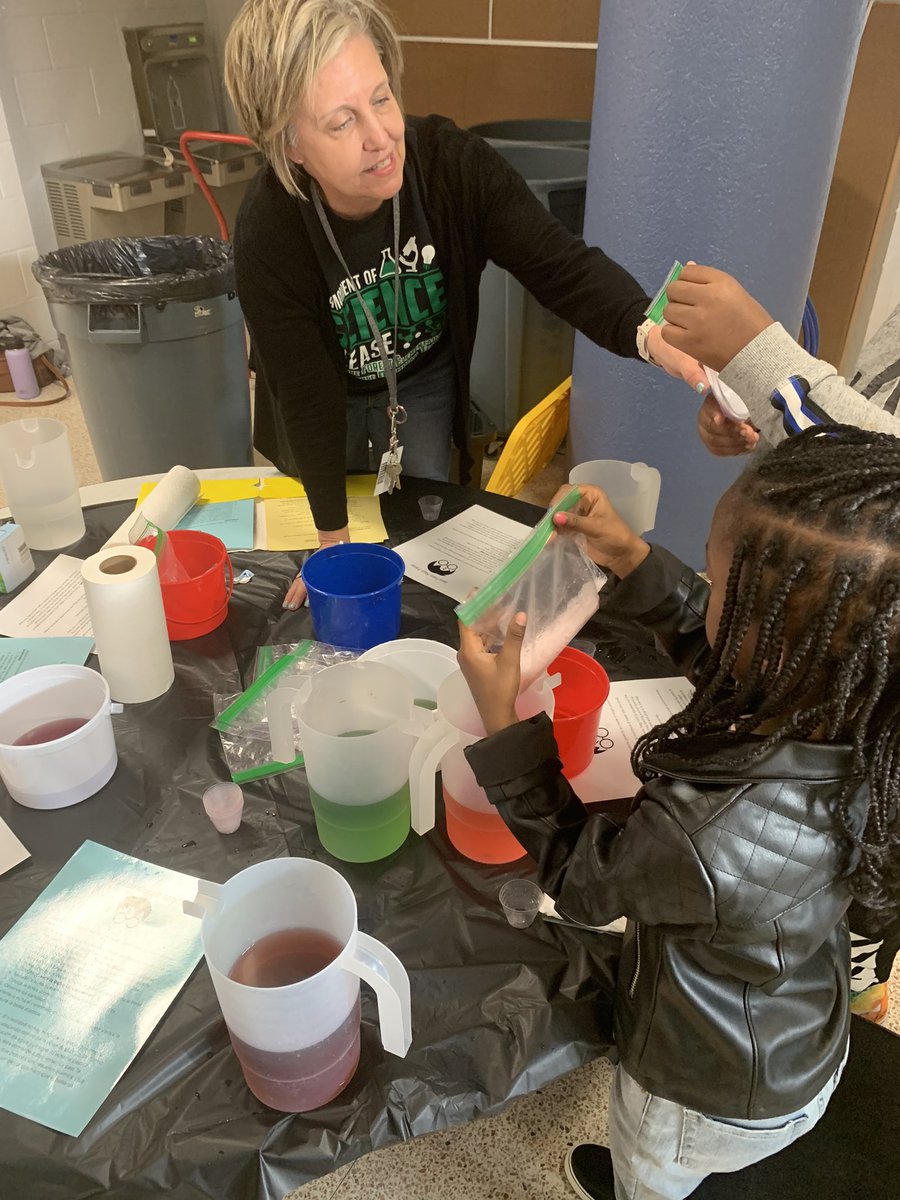 netardus's tweet photo. PFE Science Spectacular Night! Students made a magic potion, learned about sound, made paper bridges and explored magnets! Such a fun night! @HumbleISD_PFE #gameonforlearning https://t.co/gPaTV31bUU