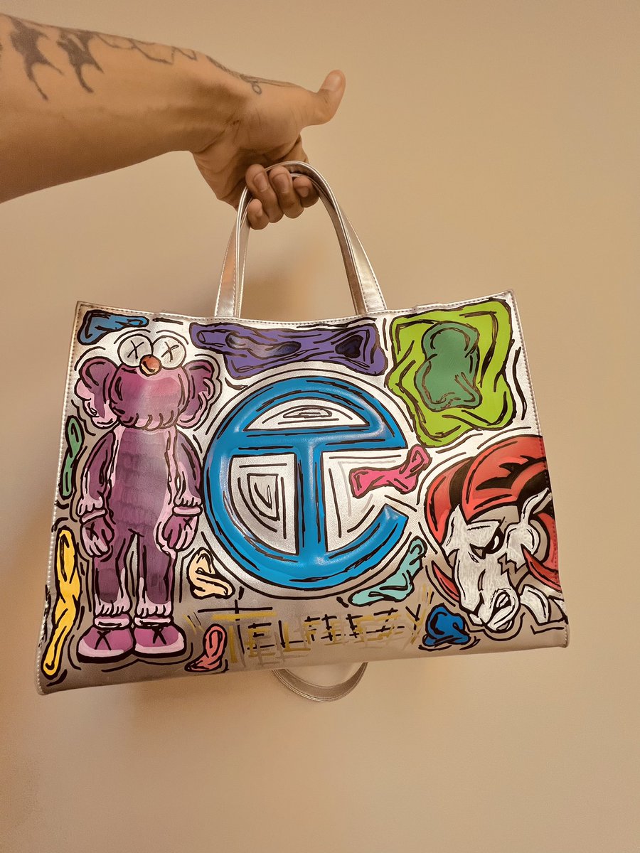 JarranIngram's tweet photo. Custom Tellfezzy 🔥🔥🔥🔥 #teflar https://t.co/yuvadbKVXW