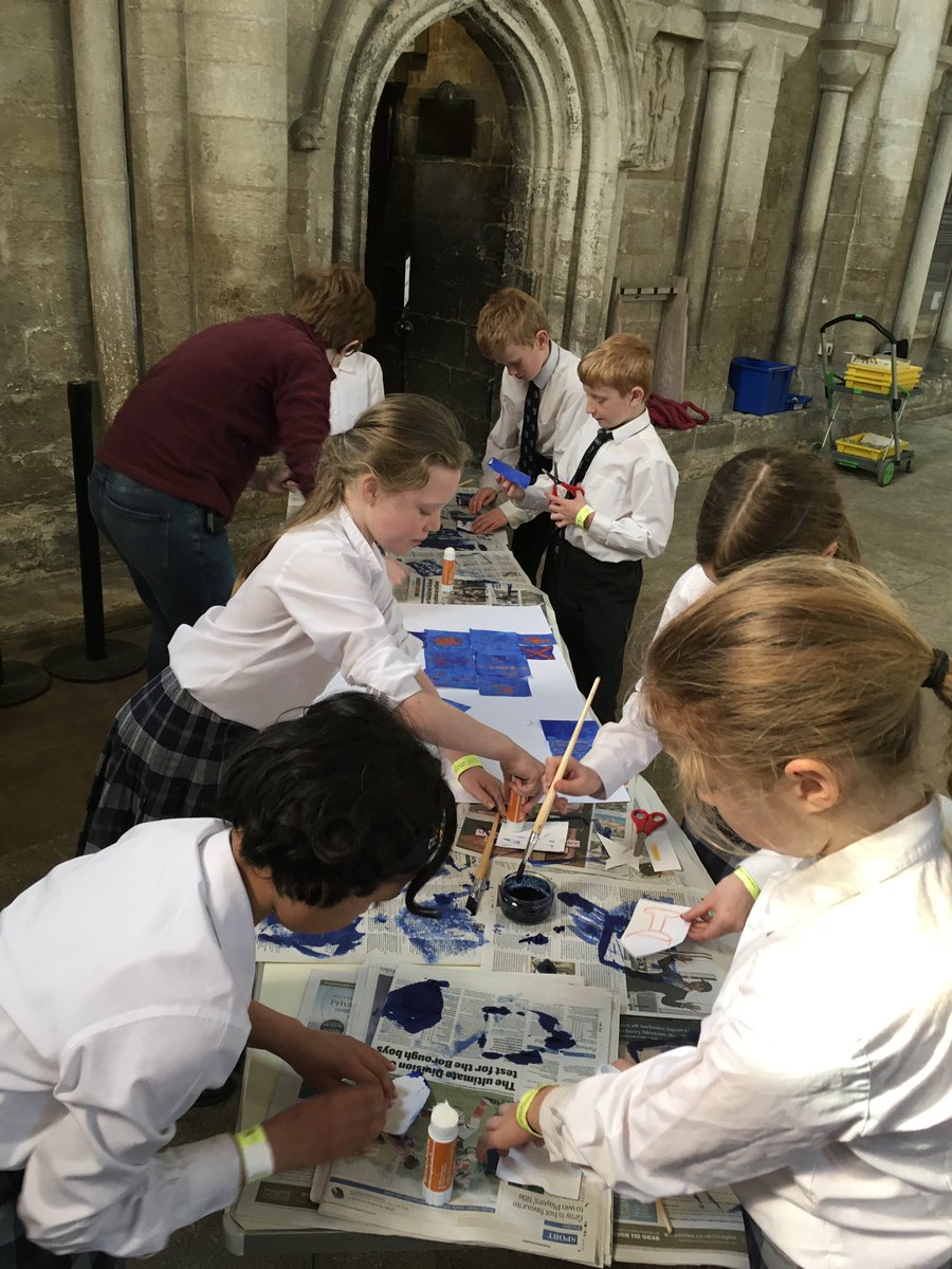 LaxtonJunior's tweet photo. Our morning of Easter reflections at @pborocathedral was topped off with an afternoon of collaborative artwork. #WeAreLJS #LJSArt #LJSYearFive #CathedralCollage #WaxResist #ComplimentaryColours https://t.co/npeJIcpkoE