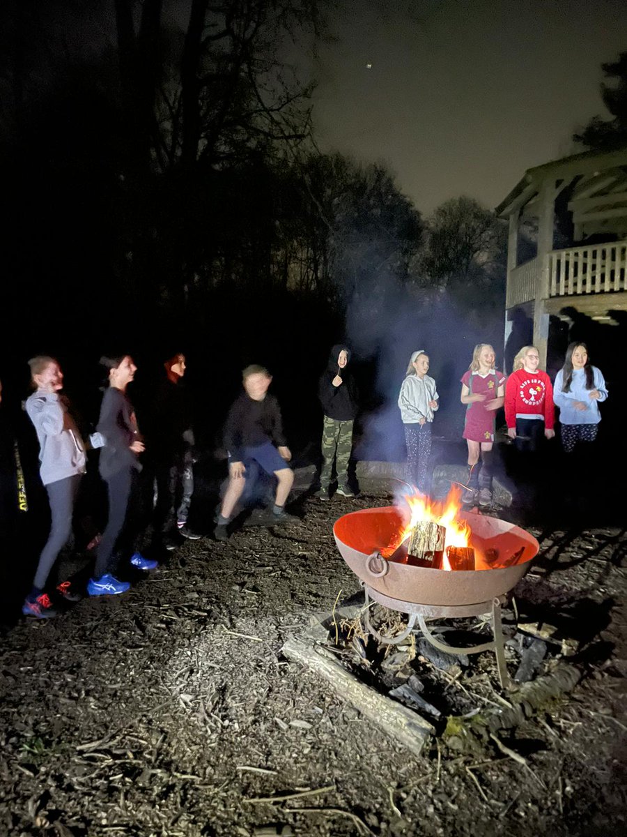 BWPBoarding's tweet photo. Campfire night, with marshmallows, clear skies and quiet nights #iloveboarding https://t.co/bOEz0QSdkr